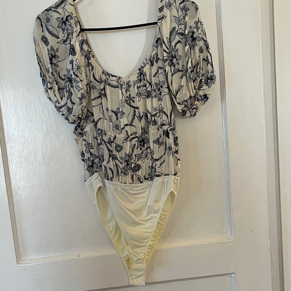 Floral Puff Sleeve Bodysuit